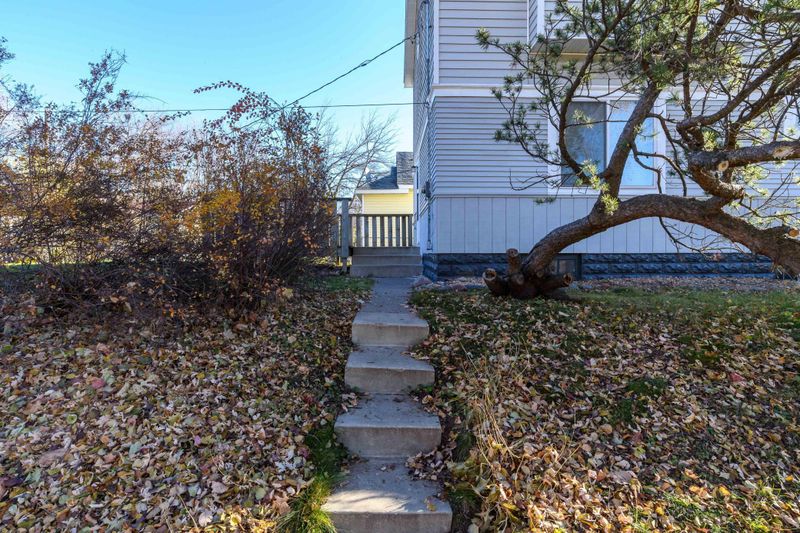 1901 Hawthorne Ave E, Saint Paul, MN 55119