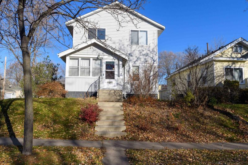 1901 Hawthorne Ave E, Saint Paul, MN 55119