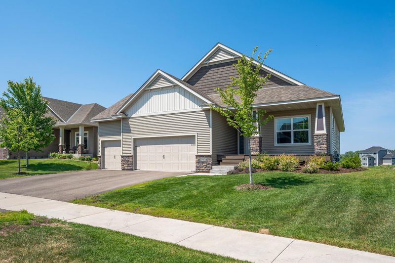 15998 Ethan Trl N, Hugo, MN 55038
