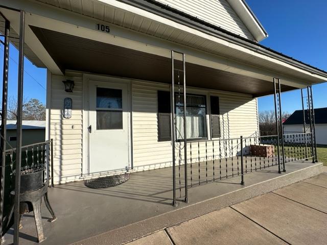 105 S 3rd St, Brownsville, MN 55919