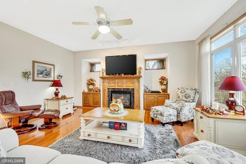507 Chapel Ct, Eagan, MN 55121