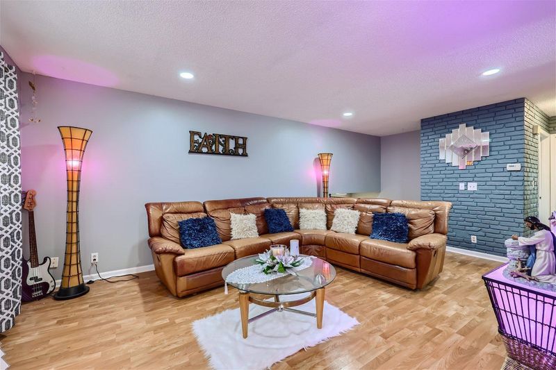 10206 Union Terrace Ln N, Maple Grove, MN 55369