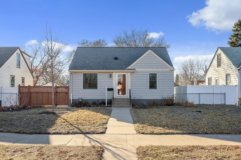 5005 Camden Ave N, Minneapolis, MN 55430