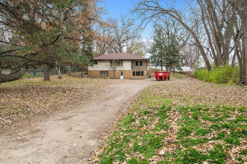 941 Gershwin Ave N, Oakdale, MN 55128