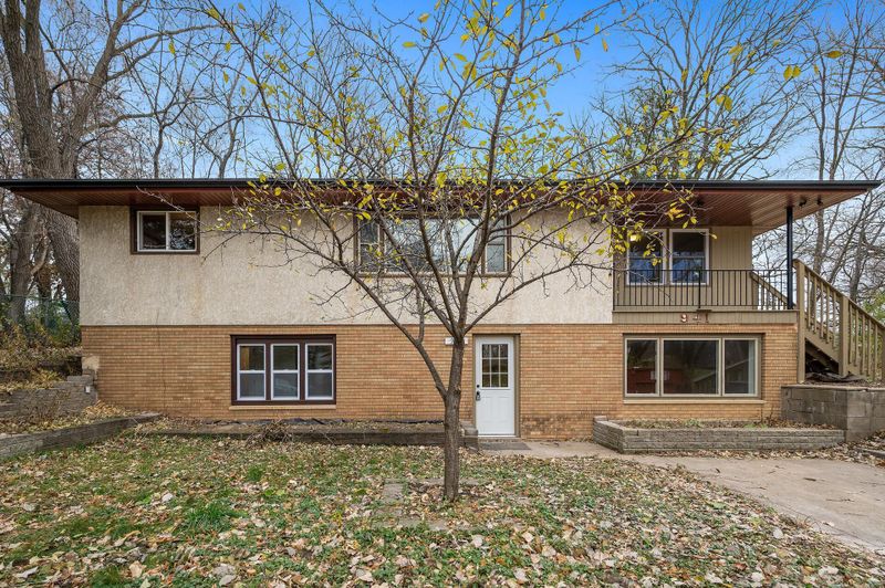 941 Gershwin Ave N, Oakdale, MN 55128