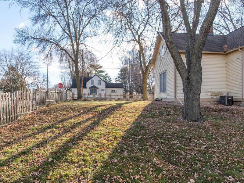 802 Mulberry St W, Stillwater, MN 55082