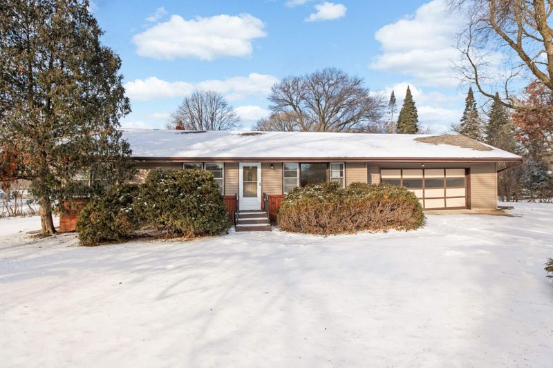 303 Dennison Ave, Shoreview, MN 55126