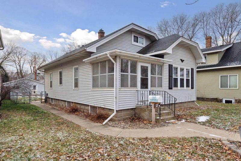 212 3rd St W, Jordan, MN 55352