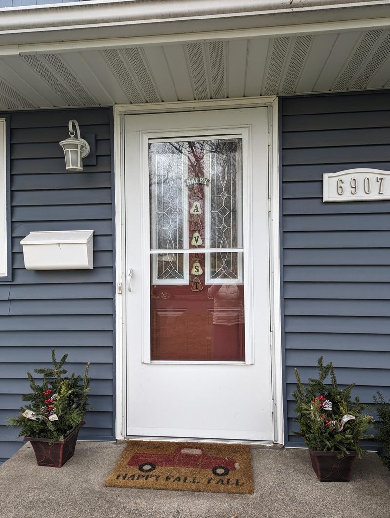 6907 Major Ave N, Brooklyn Center, MN 55429