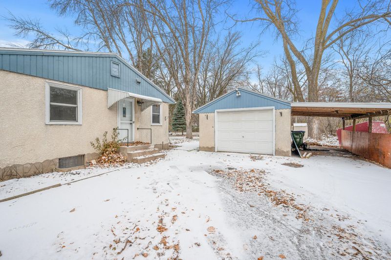 167 Wewers Rd, Roseville, MN 55113