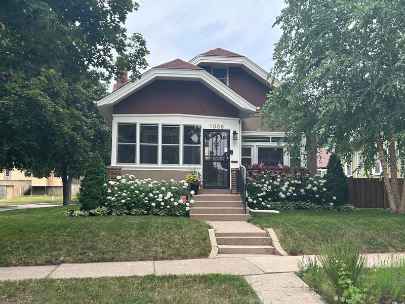 1008 Thomas Ave N, Minneapolis, MN 55411