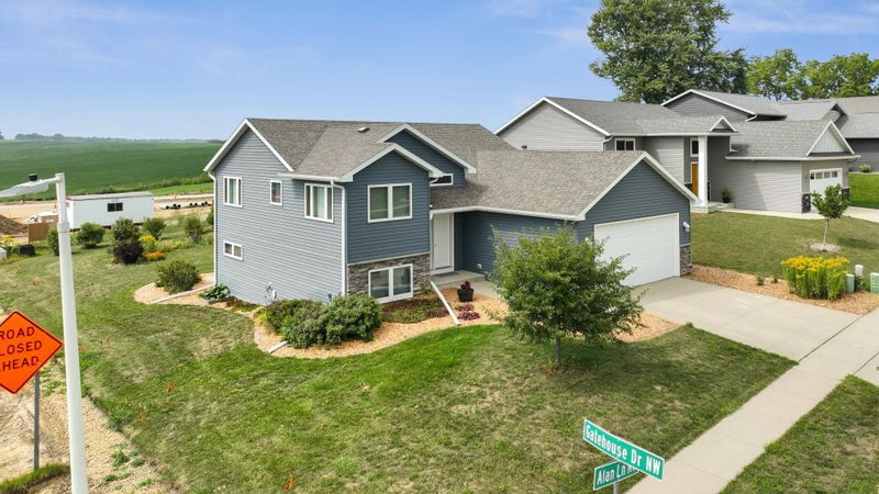 4605 Alan Ln NW, Rochester, MN 55901