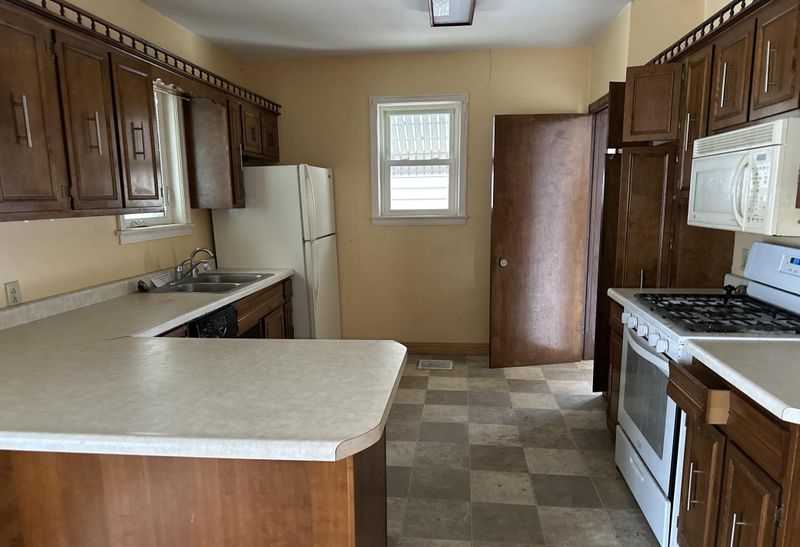 711 Sherman St, Good Thunder, MN 56037