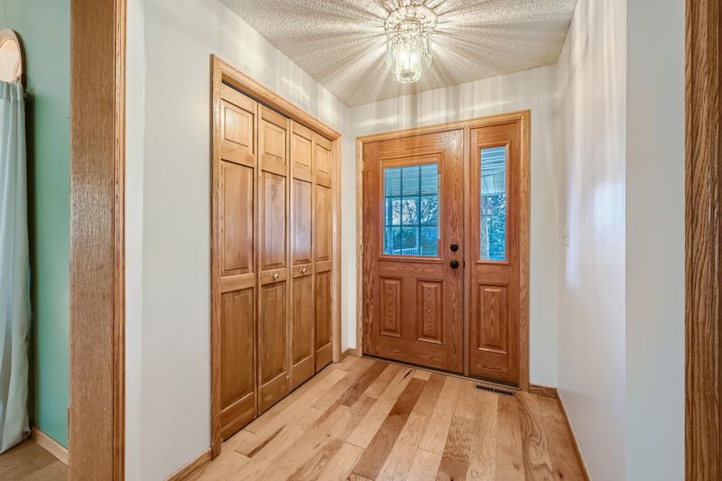 1750 Tierney Dr, Hastings, MN 55033