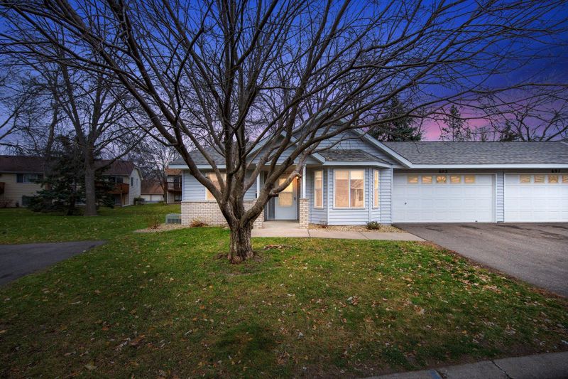693 Belland Ave, Vadnais Heights, MN 55127