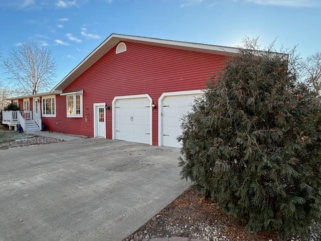 321 Oak St SE, Browns Valley, MN 56219