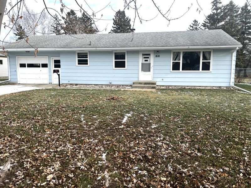818 Foss Ave N, Fosston, MN 56542