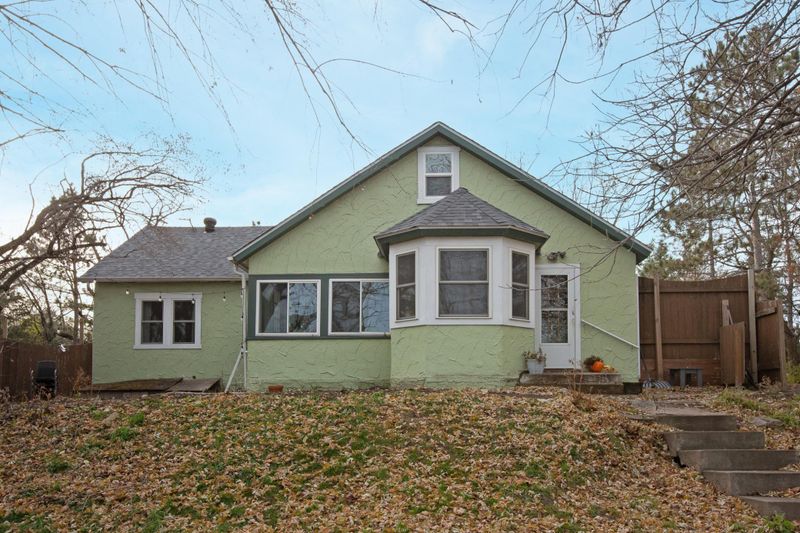 5460 Hodgson Rd, North Oaks, MN 55126