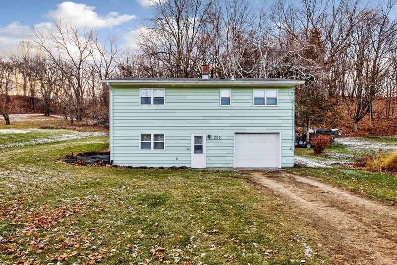 300 N 8th St, Henderson, MN 56044