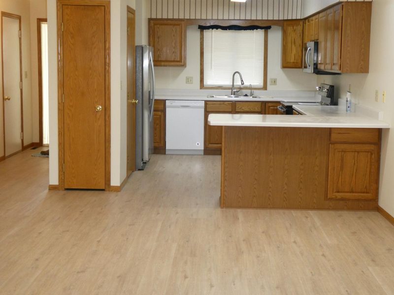 405 19th St, Windom, MN 56101