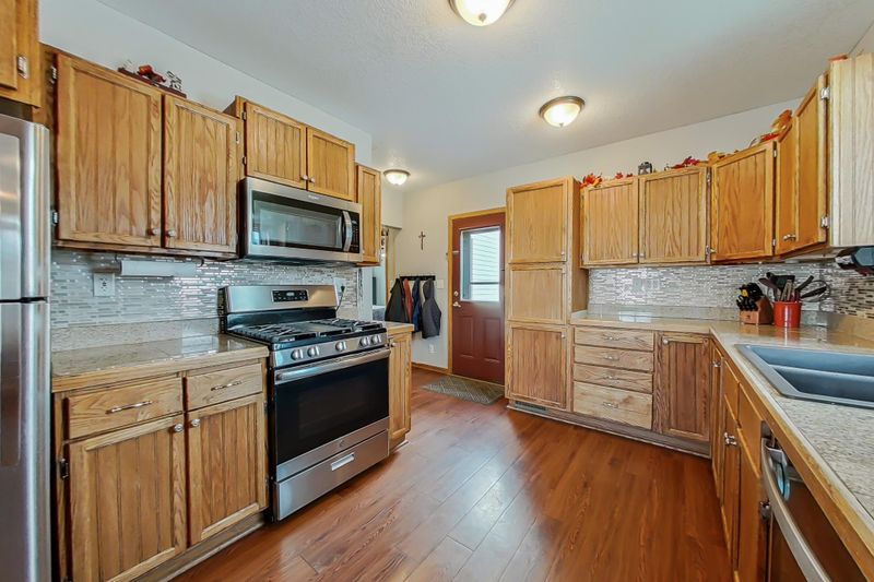 401 5th St SW, Pine Island, MN 55963