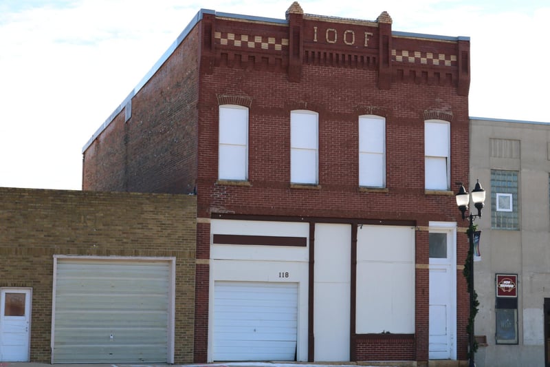 118 N Main St, Sherburn, MN 56171