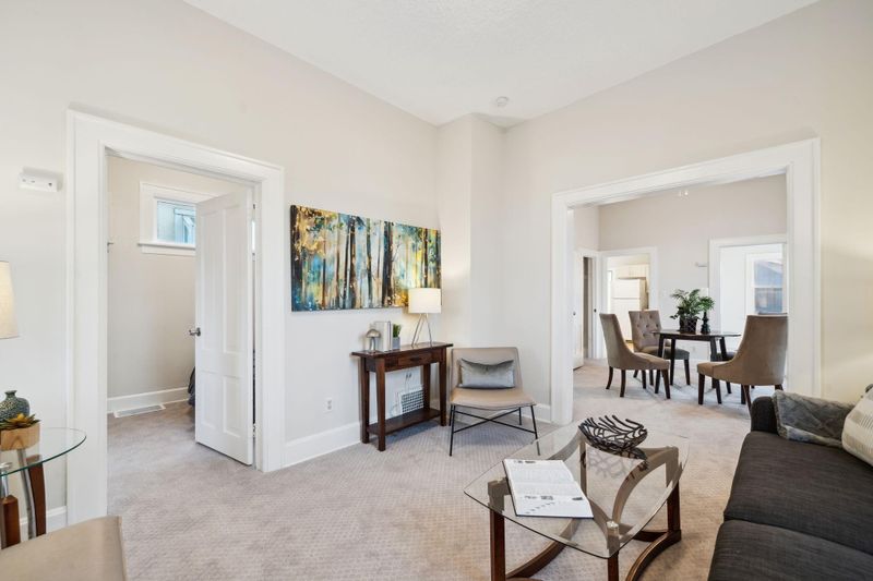 240 Annapolis St E, West Saint Paul, MN 55118