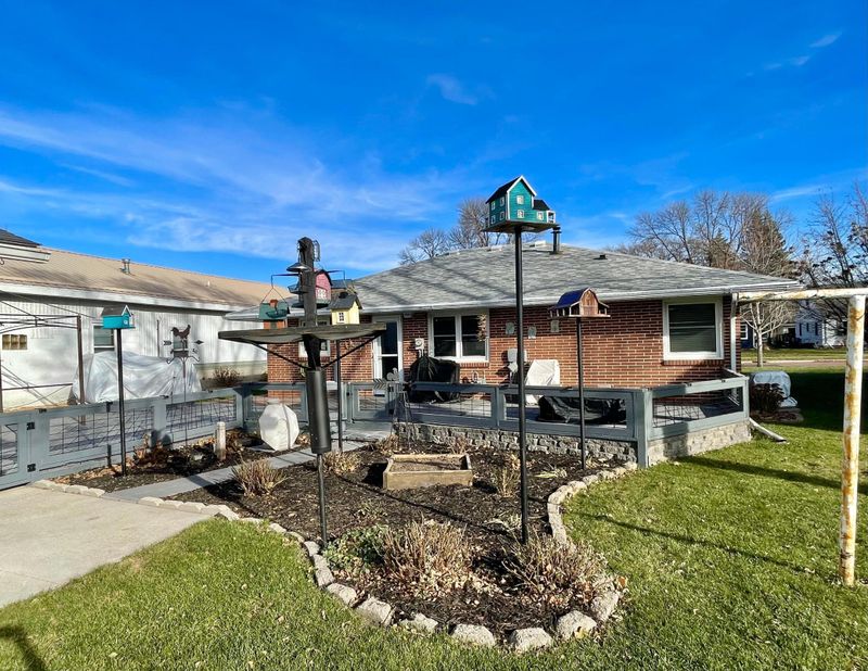 332 N Spring Ave, Springfield, MN 56087