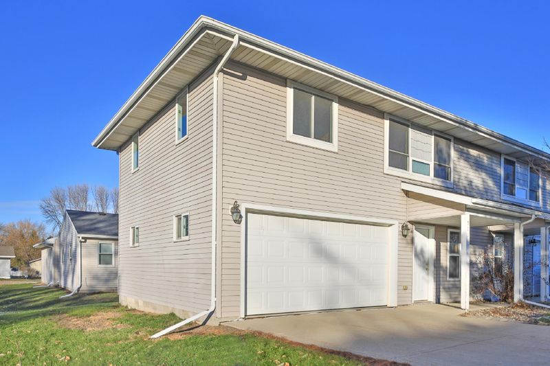 511 Shady Ln, West Concord, MN 55985