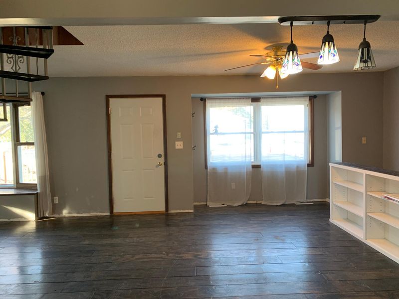 425 7th St NW, Plainview, MN 55964