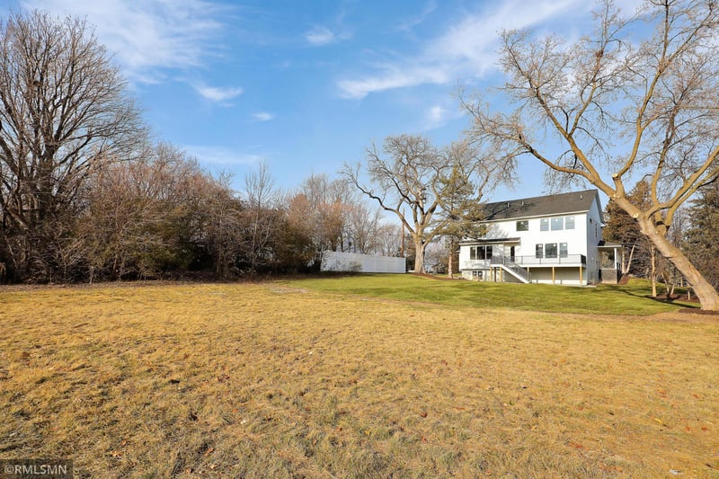 10505 Crestridge Dr, Minnetonka, MN 55305