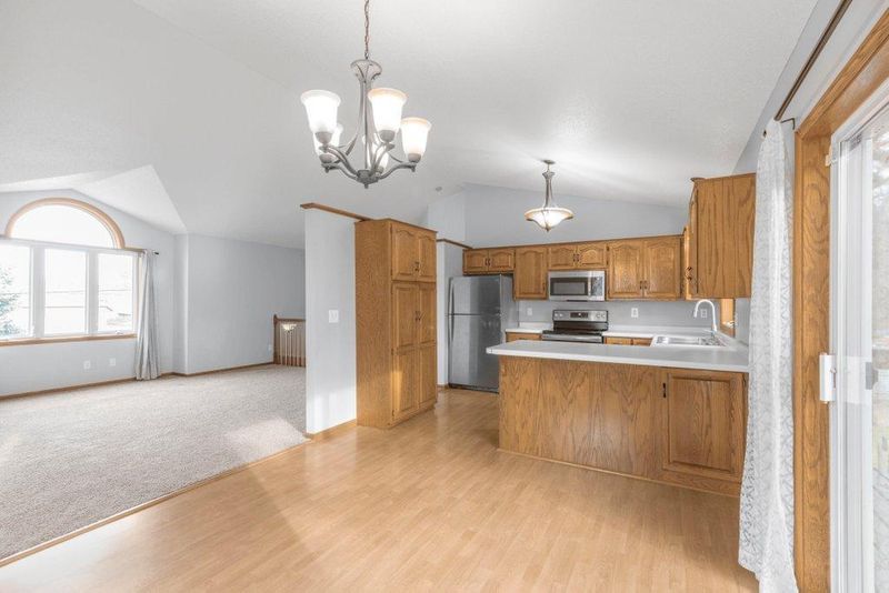 306 8th St NE, Sartell, MN 56377