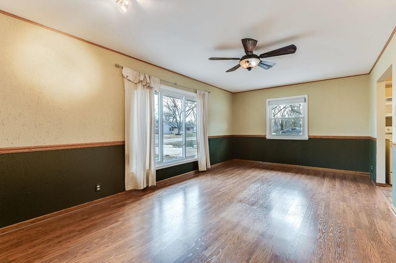 8820 13th Ave S, Bloomington, MN 55425