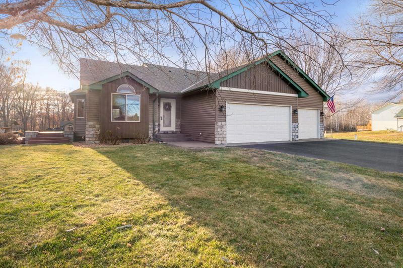 7860 Baylor St NE, Wyoming, MN 55092