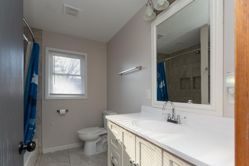 1605 N High St, Lake City, MN 55041
