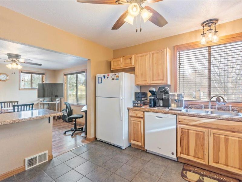 1002 Pine St, Crosby, MN 56441