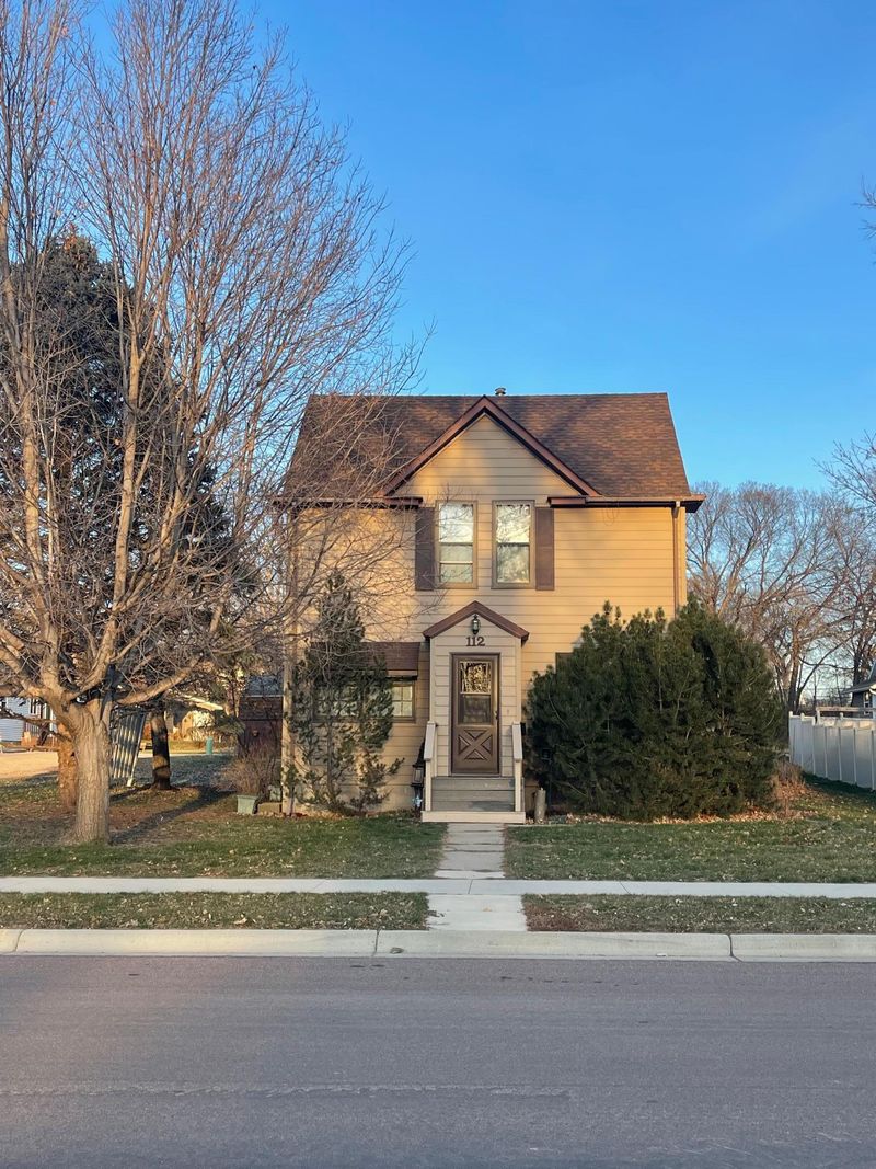 112 4th St, Ortonville, MN 56278
