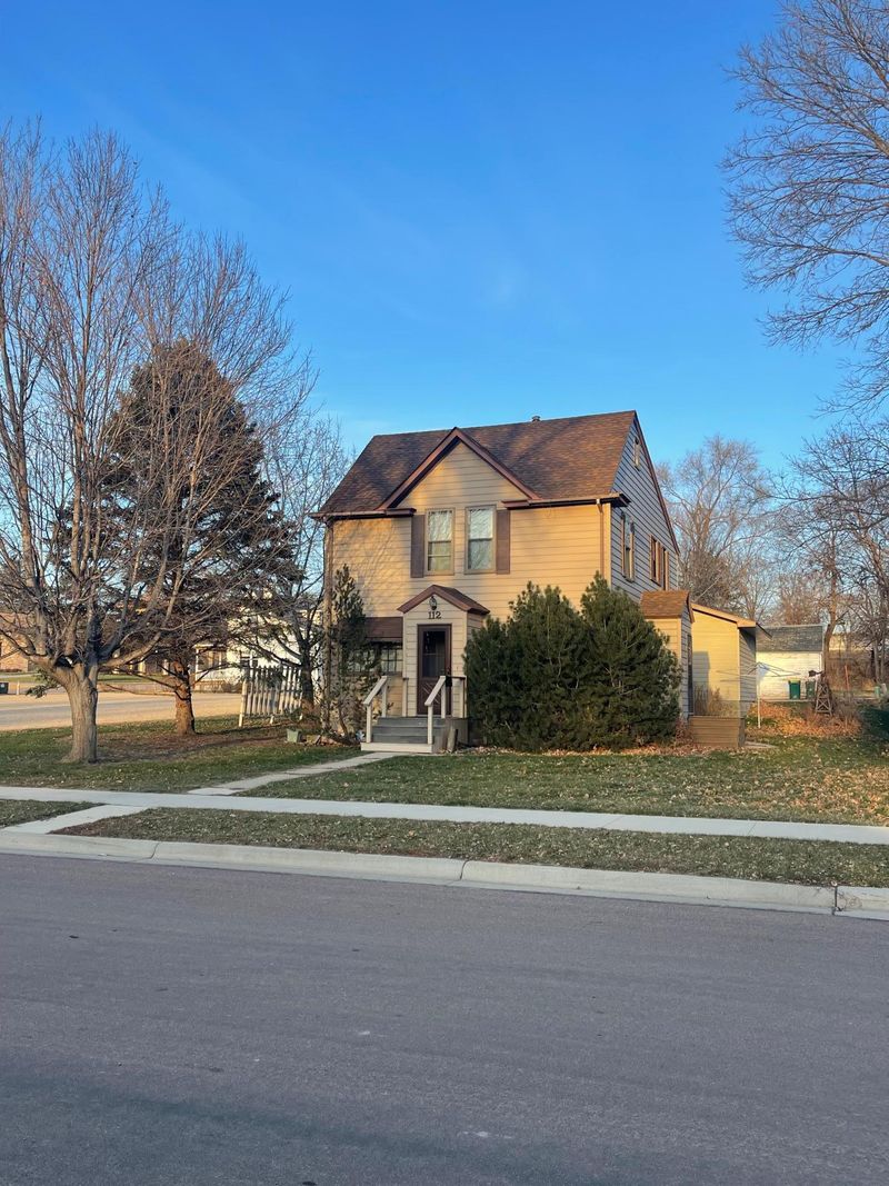 112 4th St, Ortonville, MN 56278