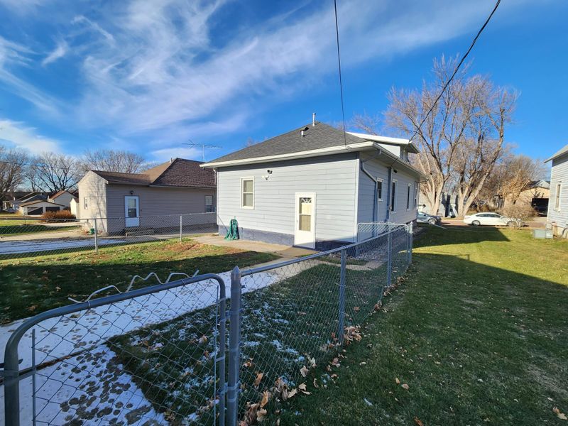 213 4th St E, Jasper, MN 56144