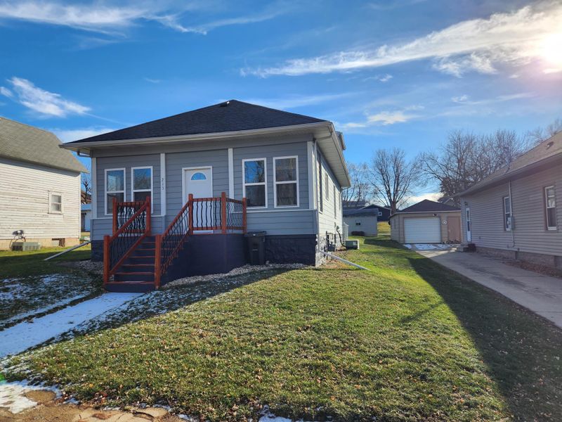213 4th St E, Jasper, MN 56144