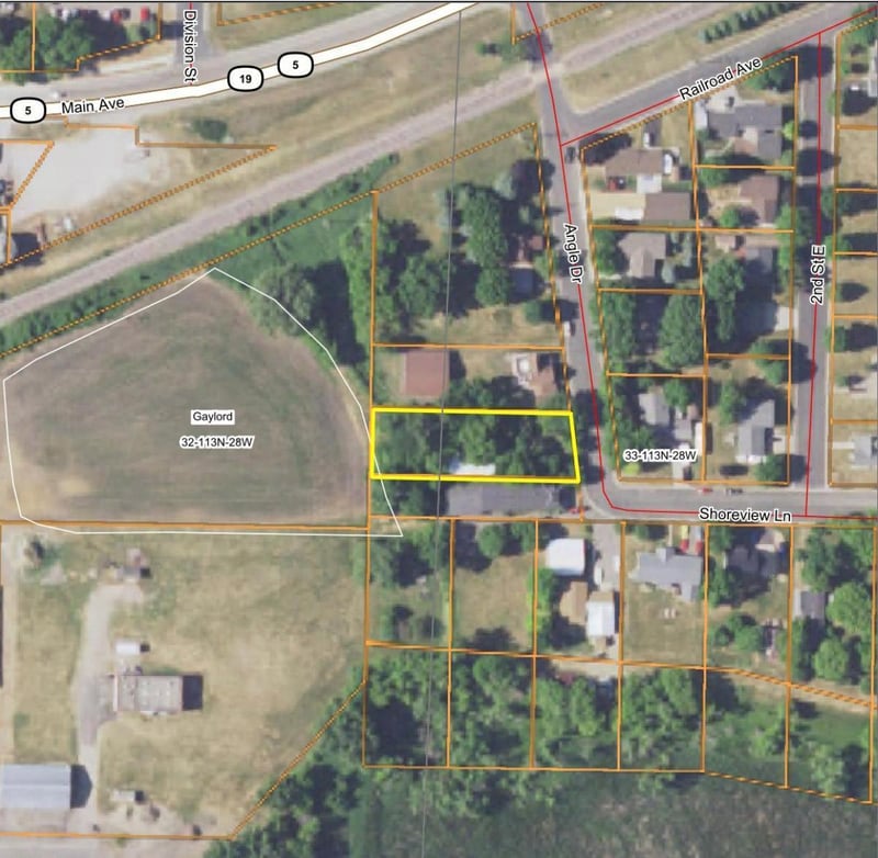 117 Angle Dr, Gaylord, MN 55334