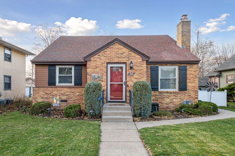 26 16th Ave N, Hopkins, MN 55343