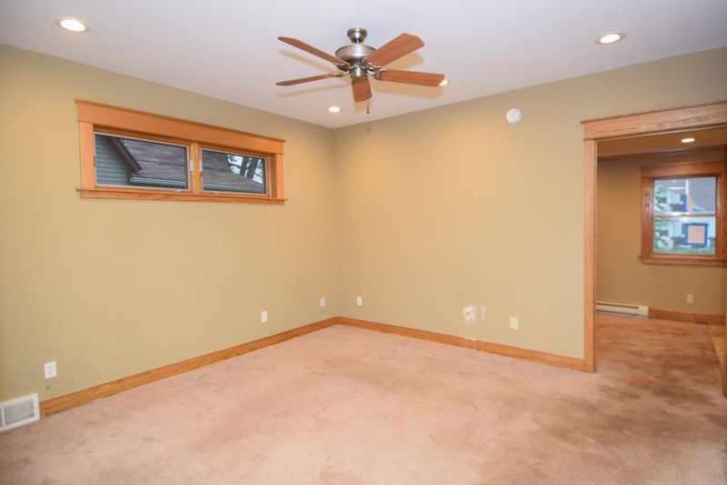 1121 Marion St, Saint Paul, MN 55117