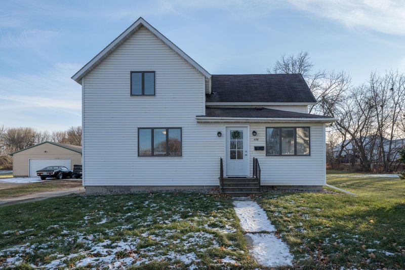 409 E 1st St, Janesville, MN 56048