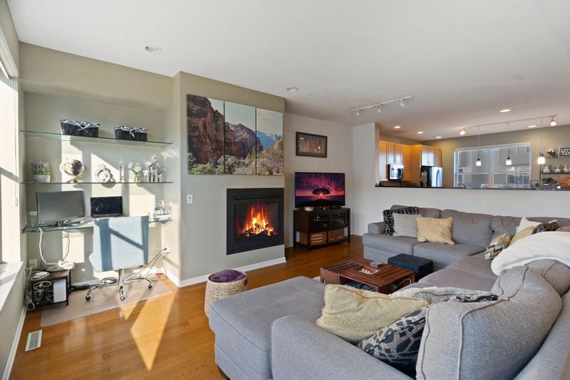 2319 River Pointe Ln, Minneapolis, MN 55411