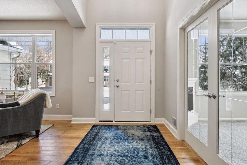 17007 Valley Rd, Eden Prairie, MN 55347