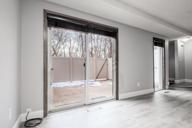 4557 Cedar Lake Rd S, Saint Louis Park, MN 55416