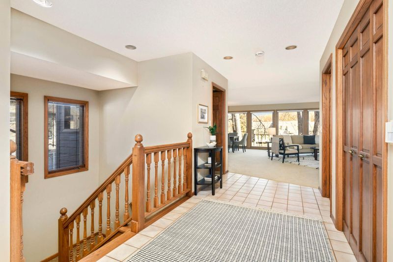 6101 Waterford Ct S, Edina, MN 55436