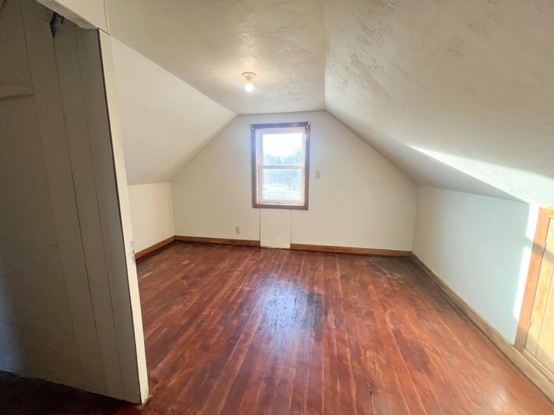 105 W Clark St, Jeffers, MN 56145