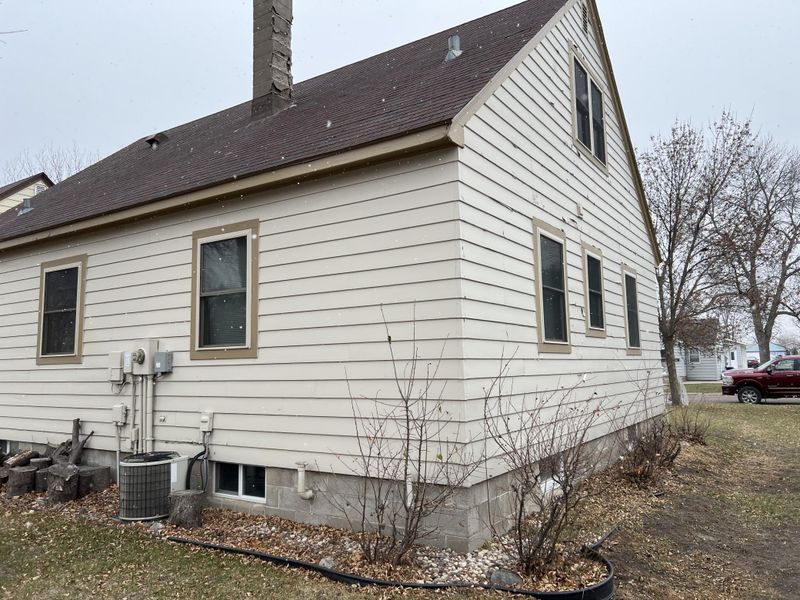 811 11th St N, Benson, MN 56215